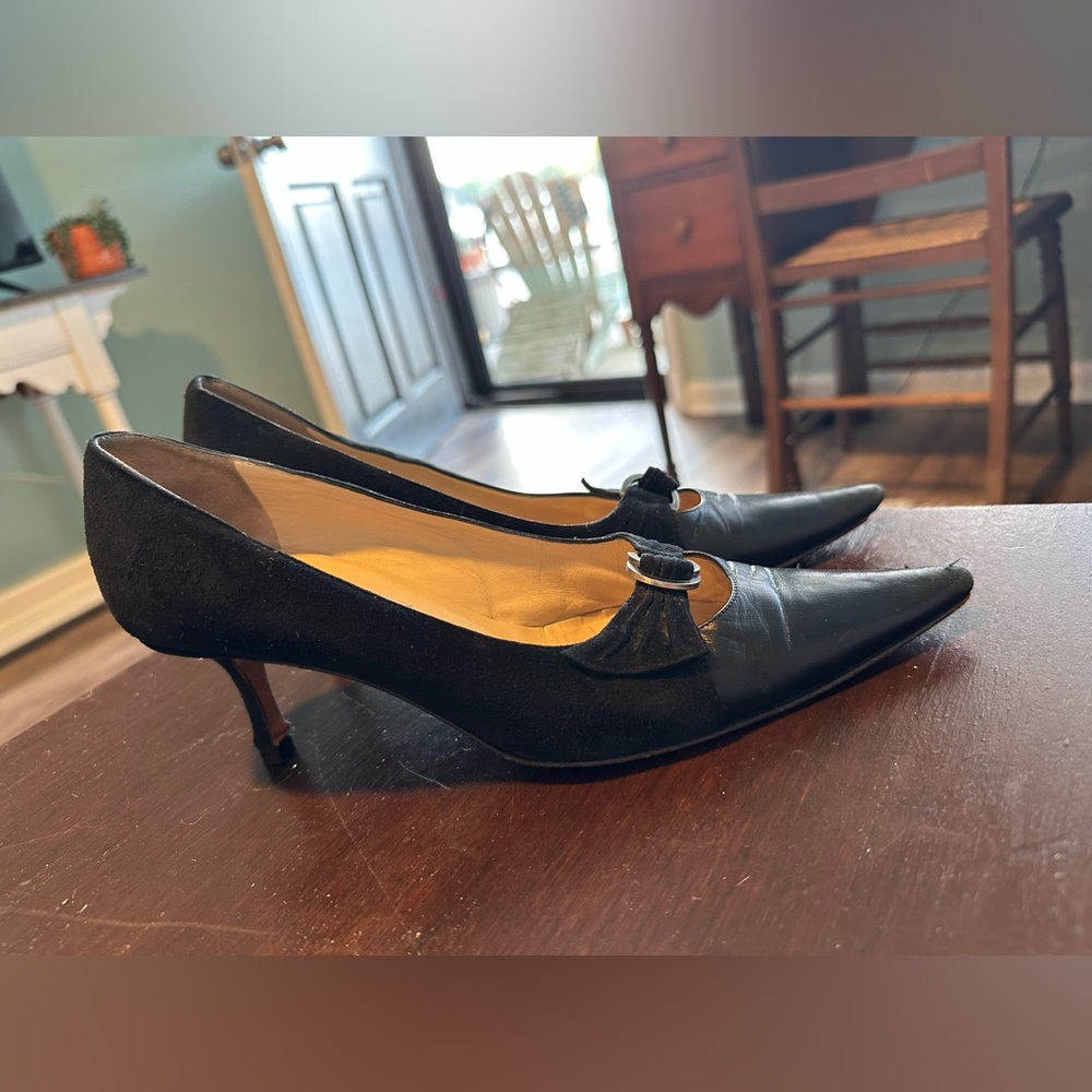 **** Jimmy Choo Size 37 1/2 Elegant Black Suede and Leather Heels with Buckle!